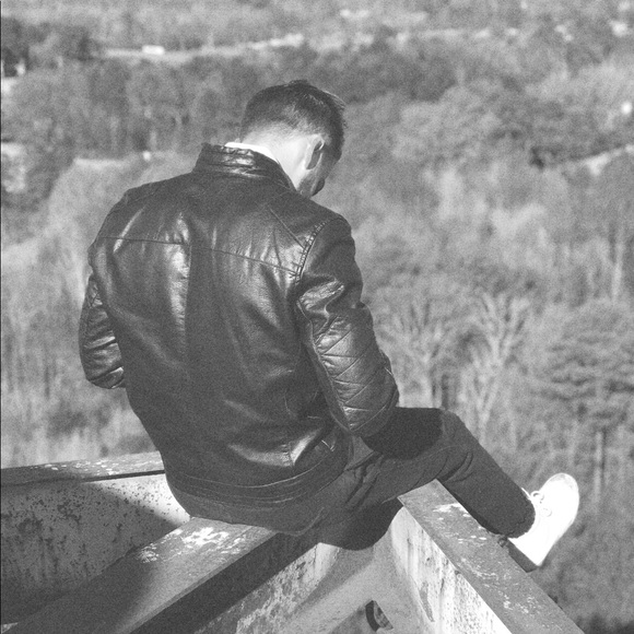 Meet your Posher, Dakota - Picture 1 of 3